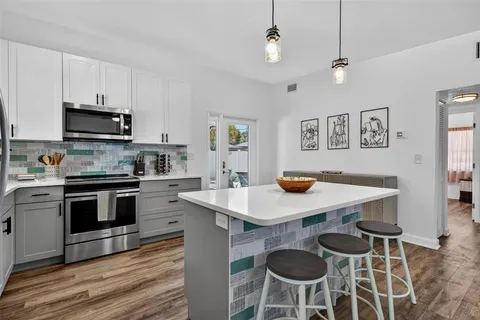 $379,000 | 6318 21st Avenue North, St. Petersburg, FL 33710