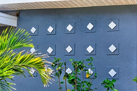 $379,000 | 6318 21st Avenue North, St. Petersburg, FL 33710