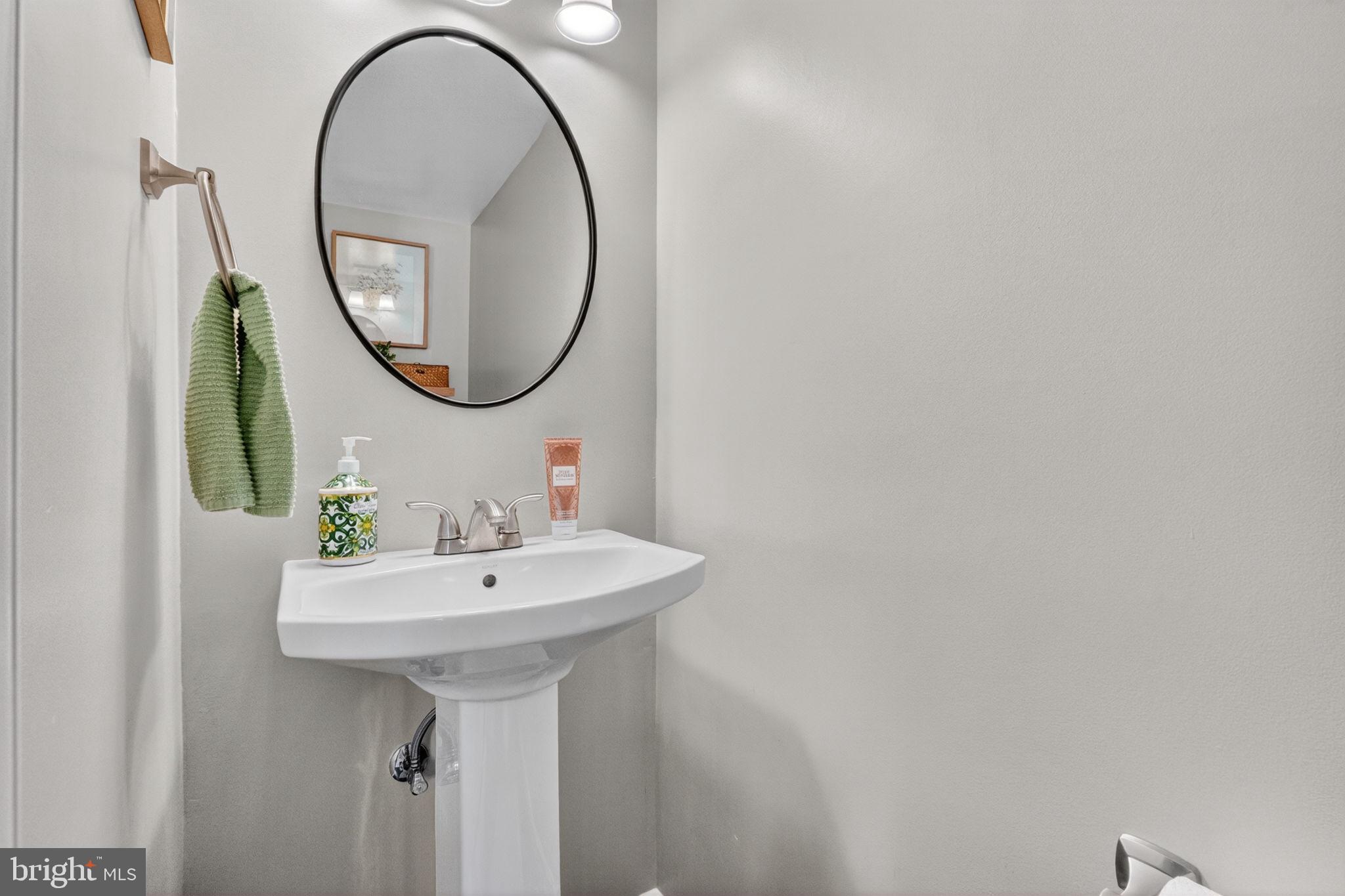 7511 Bedford Road Manassas, VA 20109 - Photo 14 of 40 Half bath