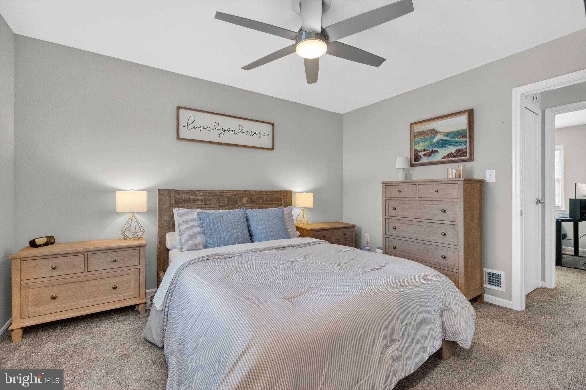 7511 Bedford Road Manassas, VA 20109 - Photo 20 of 40 Main bedroom
