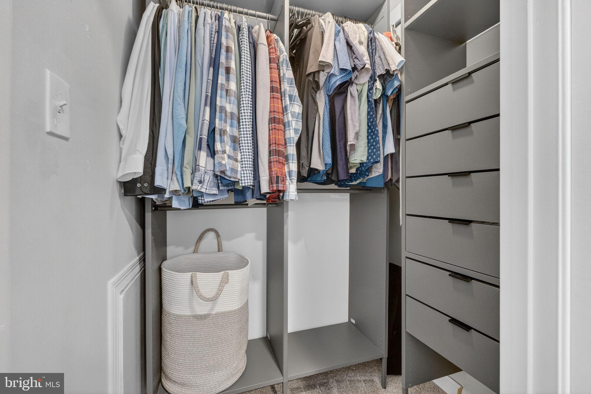 7511 Bedford Road Manassas, VA 20109 - Photo 25 of 40 Main walk-in closet
