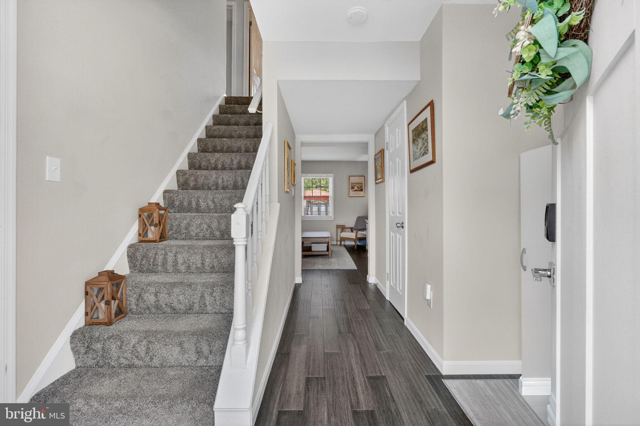 7511 Bedford Road Manassas, VA 20109 - Photo 3 of 40 Foyer