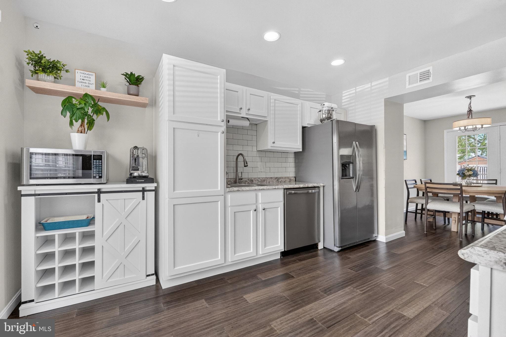 7511 Bedford Road Manassas, VA 20109 - Photo 6 of 40 Kitchen