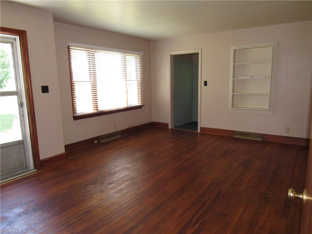 385 College Street Rural Hall, NC 27045 - Photo 4 of 19