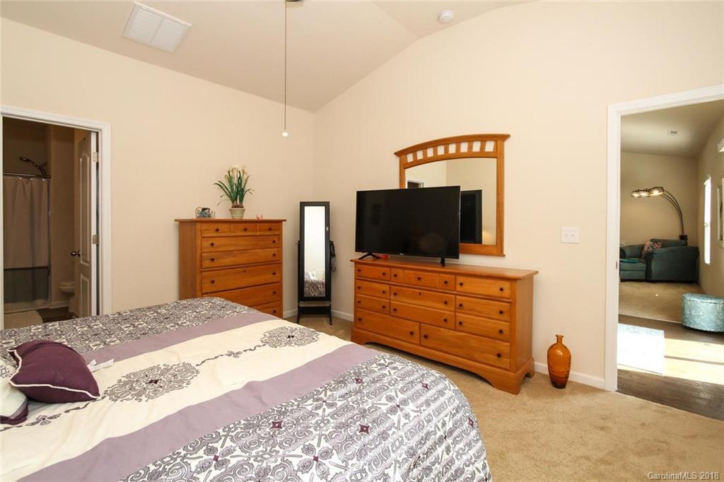 9622 Weikert Road, Unit 212 Charlotte, NC 28215 - Photo 17 of 25 Gallery Image 17