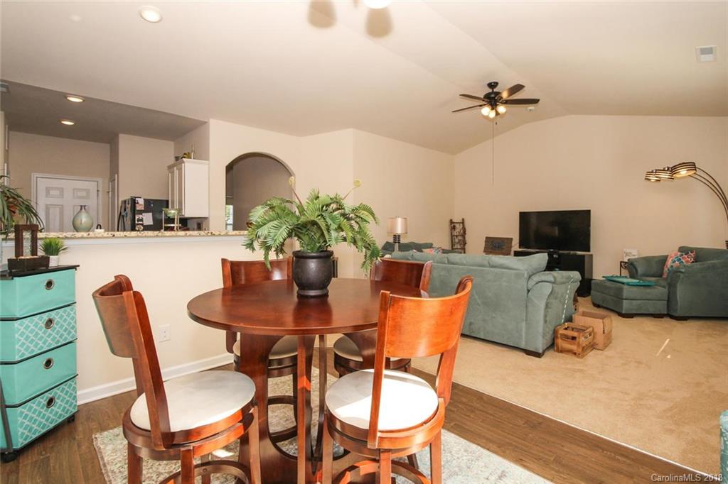 9622 Weikert Road, Unit 212 Charlotte, NC 28215 - Photo 8 of 25 Gallery Image 8