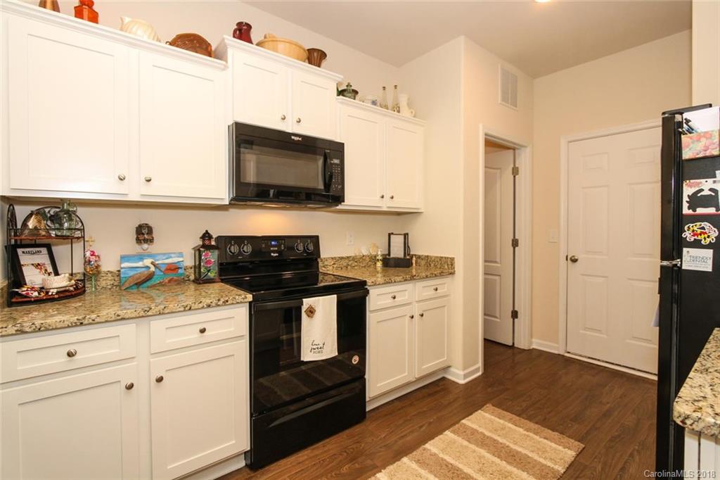 9622 Weikert Road, Unit 212 Charlotte, NC 28215 - Photo 9 of 25 Gallery Image 9