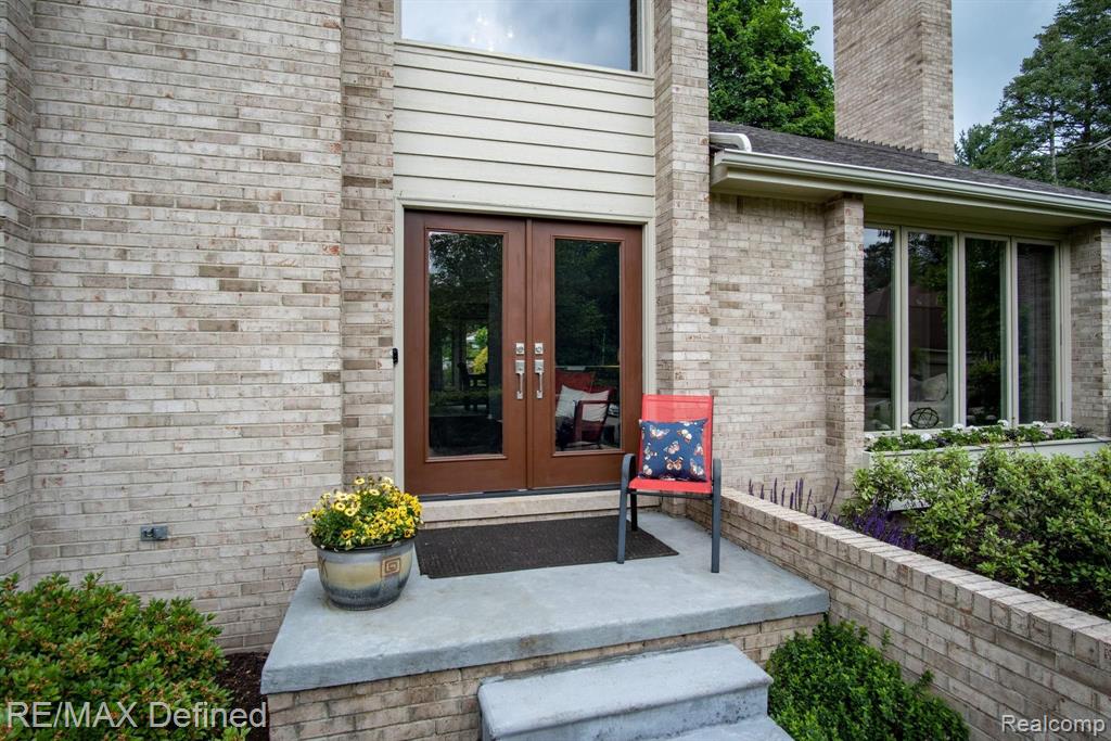 6358 Cherry Tree Court Rochester Hills, MI 48306 - Photo 5 of 47