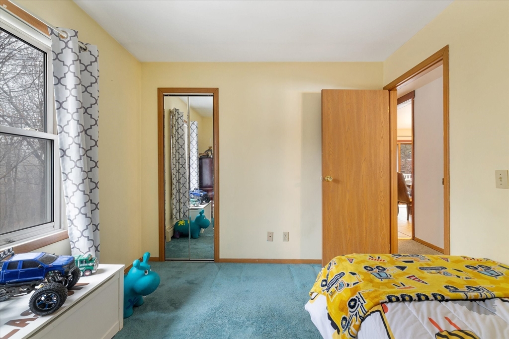 27 Mumford Road Sutton, MA 01590 - Photo 12 of 31
