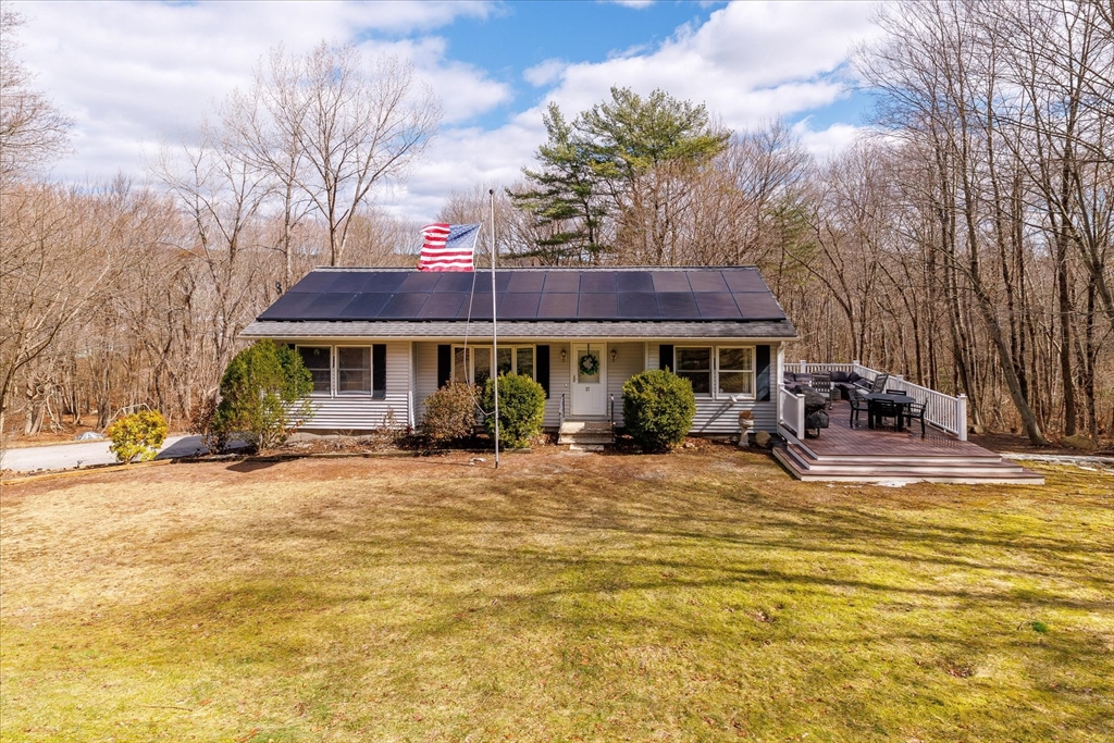 27 Mumford Road Sutton, MA 01590 - Photo 2 of 31