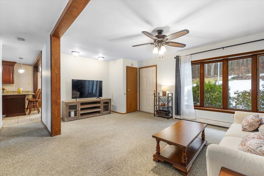 27 Mumford Road Sutton, MA 01590 - Photo 4 of 31