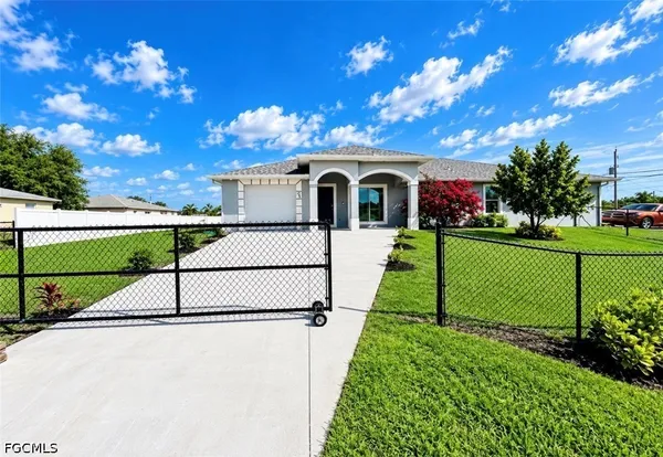 $565,000 | 746 Homer Avenue South, Lehigh Acres, FL 33973