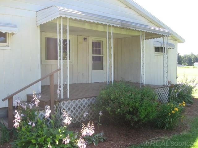 6625 Lakeshore Road Lexington, MI 48450 - Photo 3 of 27