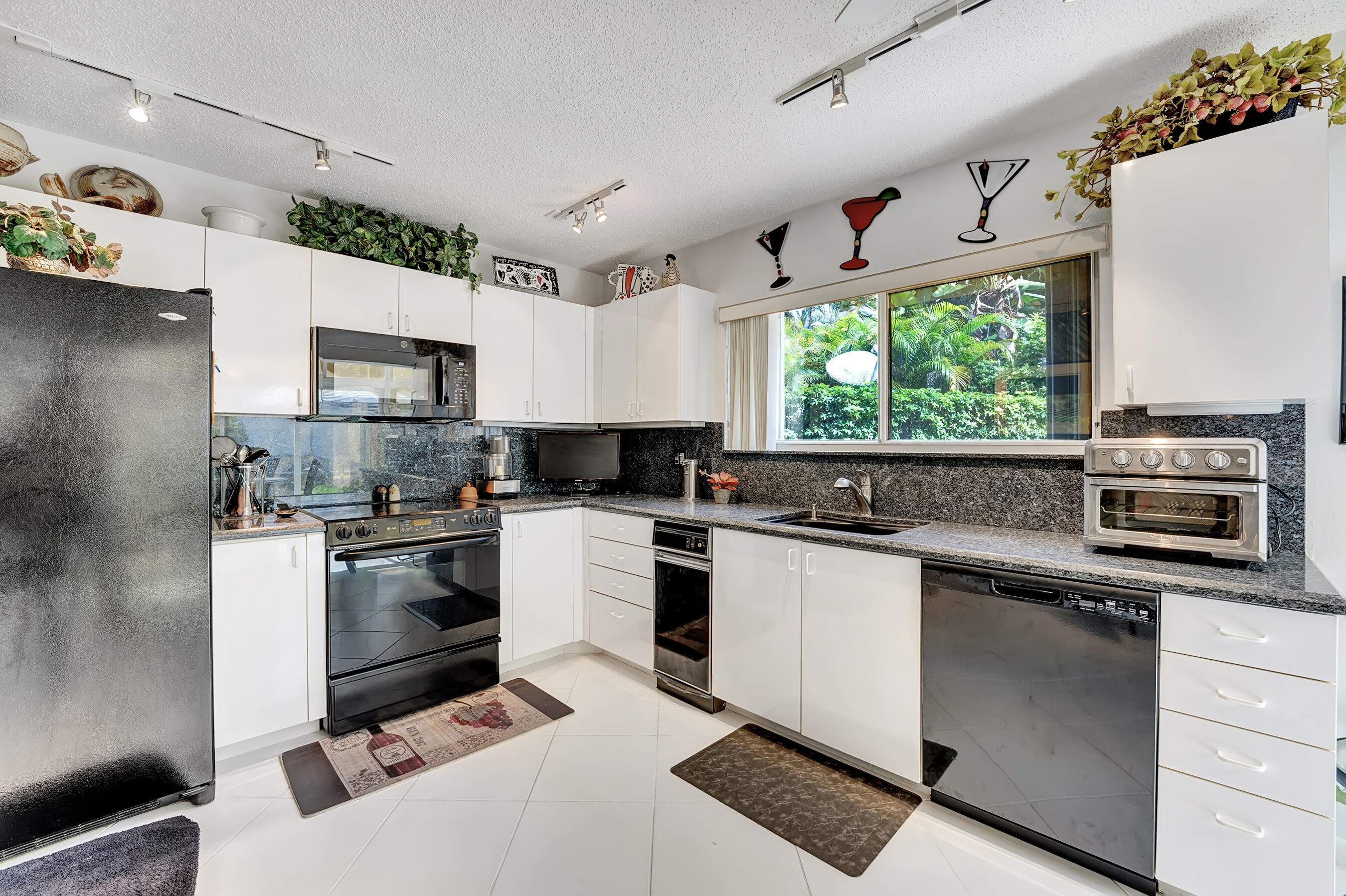 7338 Woodmont Court Boca Raton, FL 33434 - Photo 13 of 34 DSC02645