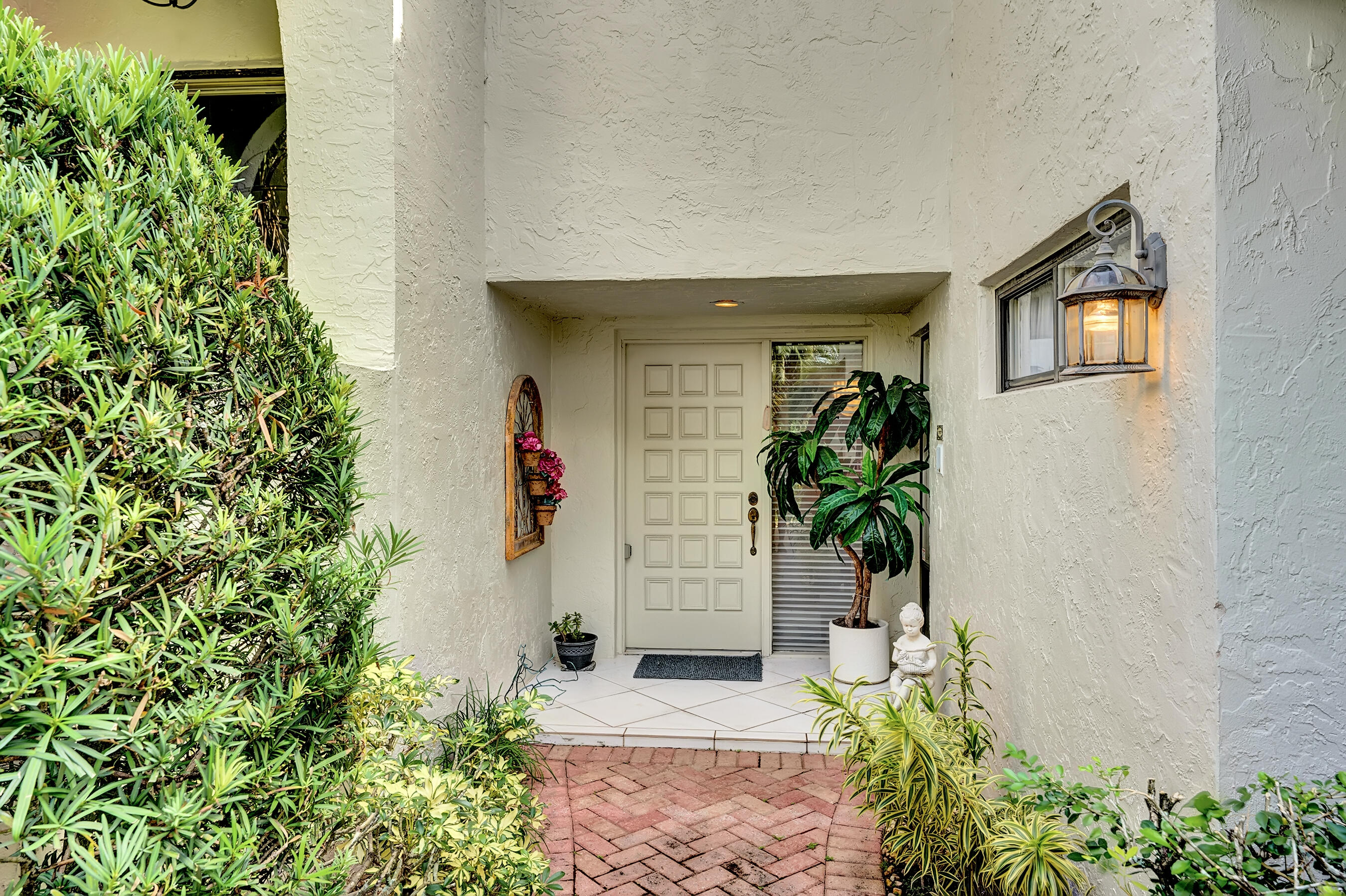 7338 Woodmont Court Boca Raton, FL 33434 - Photo 4 of 34 DSC02475