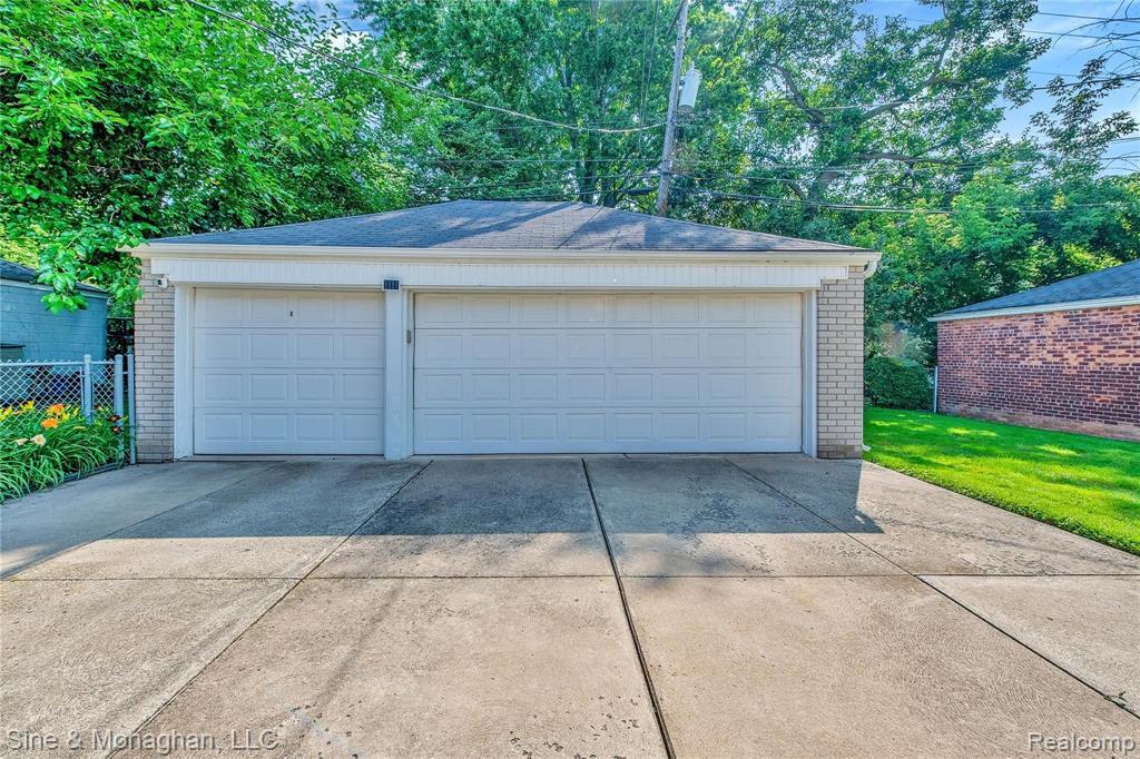 954 Harcourt Road Grosse Pointe Park, MI 48230 - Photo 46 of 46