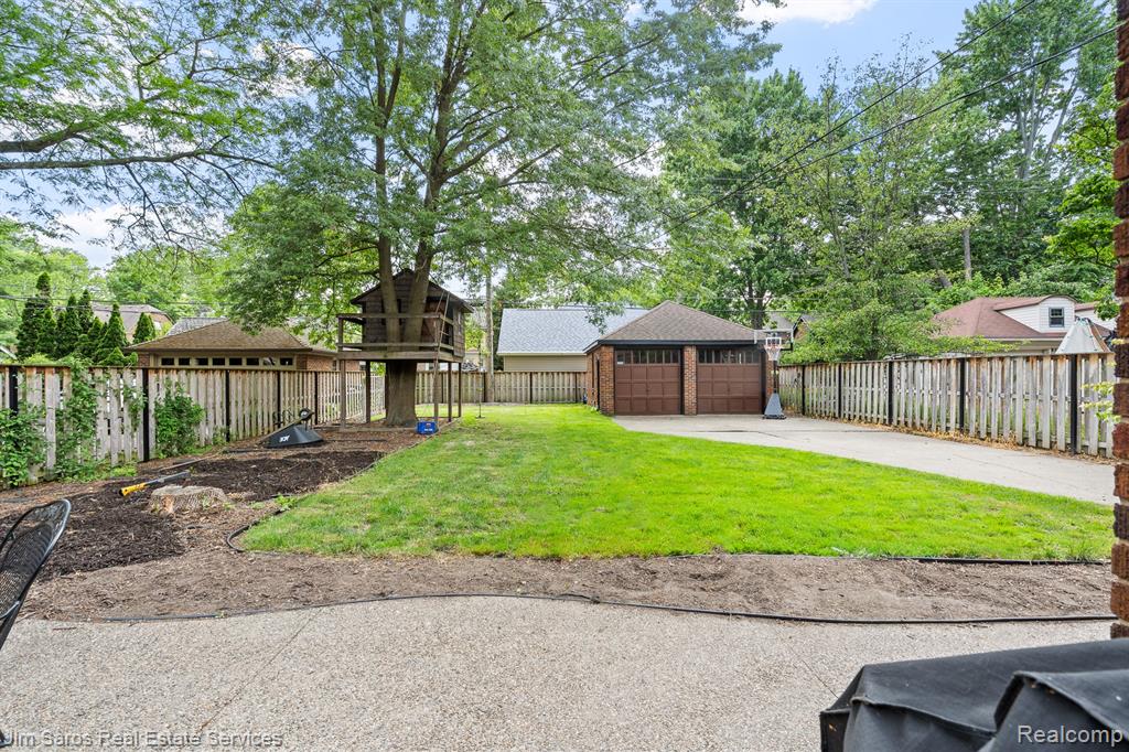 1421 Yorkshire Road Grosse Pointe, MI 48230 - Photo 24 of 29