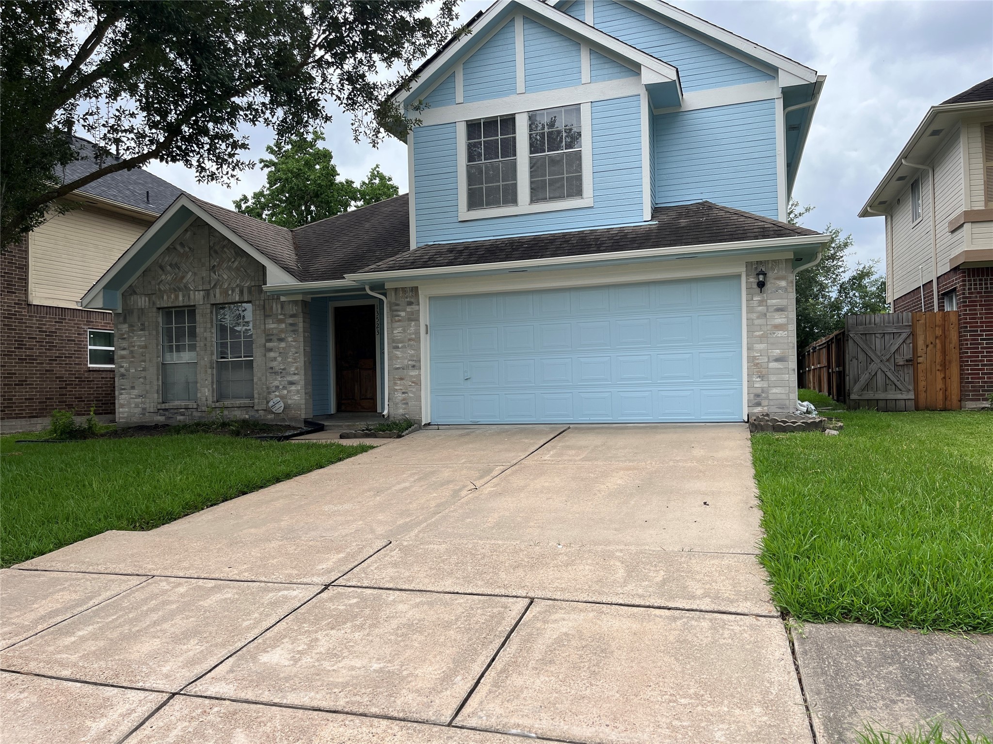 13523 La Concha Lane Houston, TX 77083 - Photo 7 of 44 Drive Way view