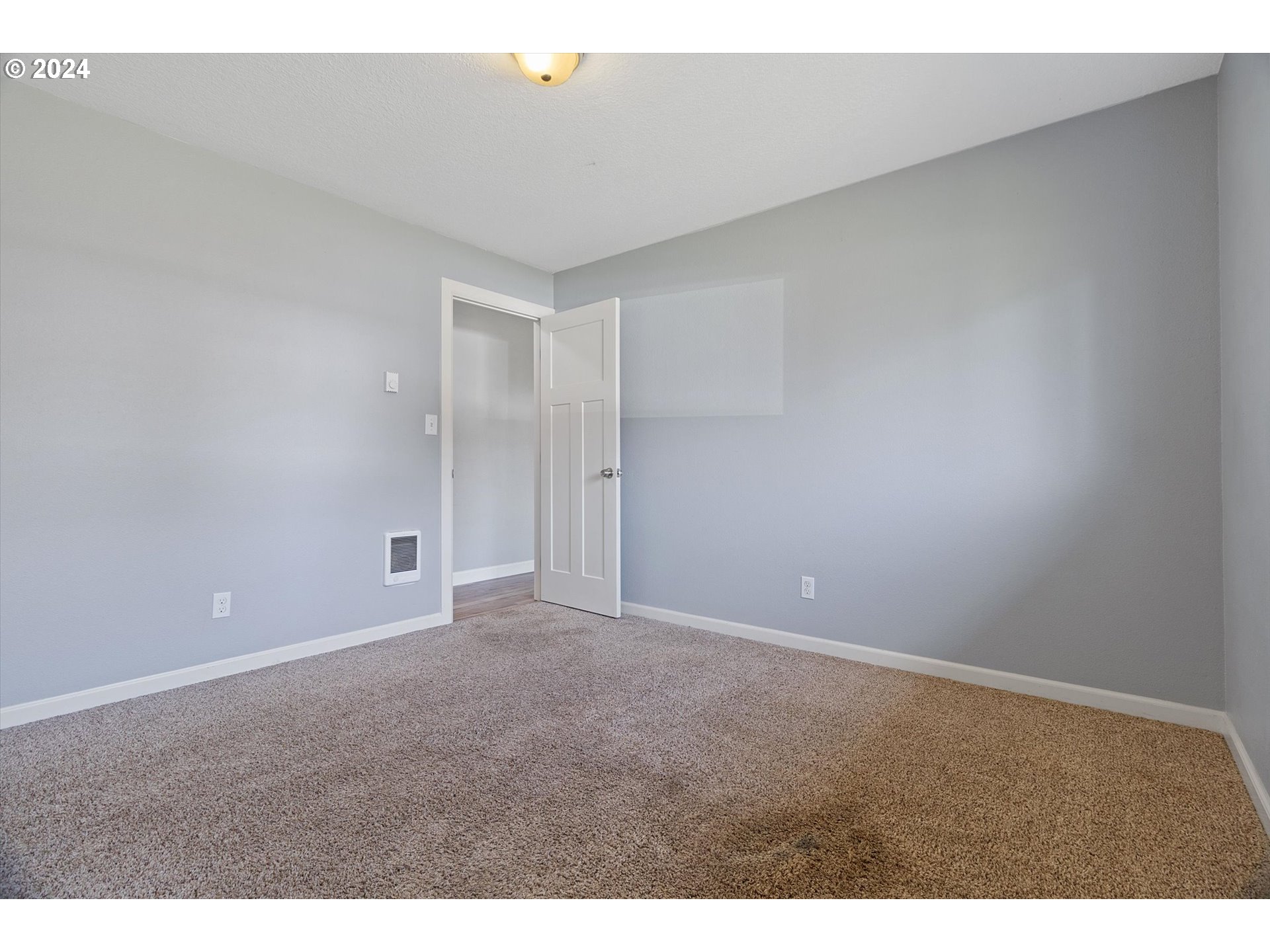 8412 Northeast 27th Avenue Vancouver, WA 98665 - Photo 25 of 36 a view of an empty room