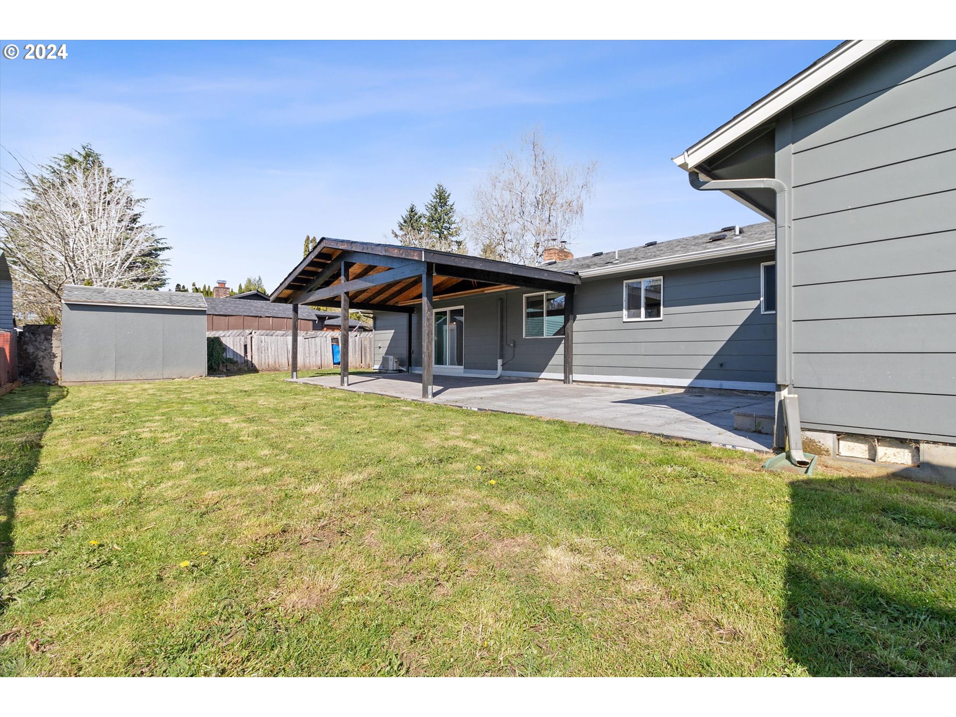 8412 Northeast 27th Avenue Vancouver, WA 98665 - Photo 33 of 36 a house view with a garden space