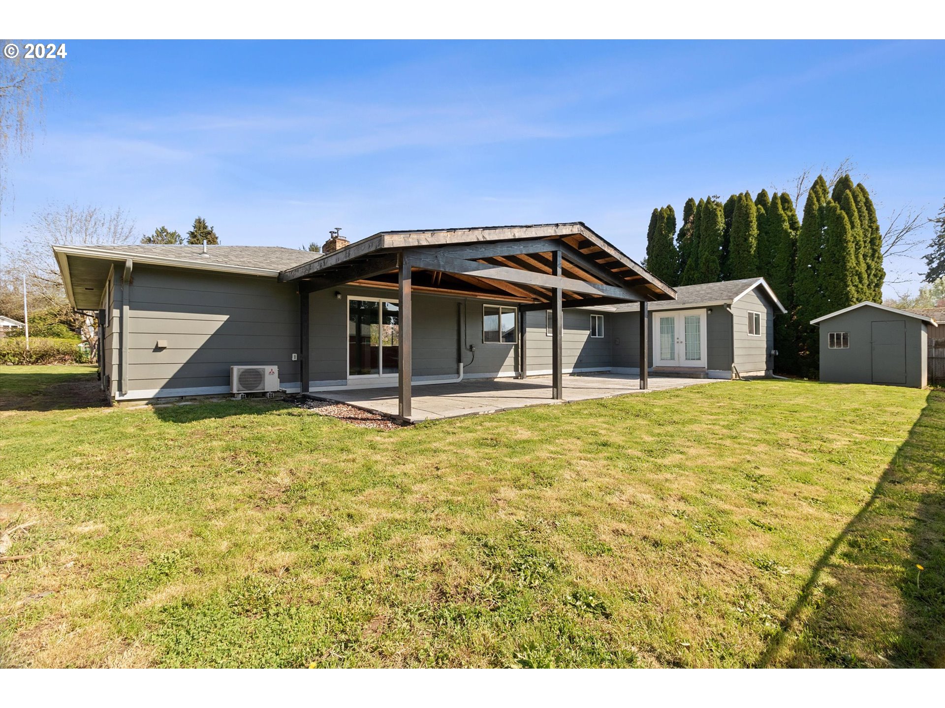 8412 Northeast 27th Avenue Vancouver, WA 98665 - Photo 34 of 36 a front view of a house with a yard