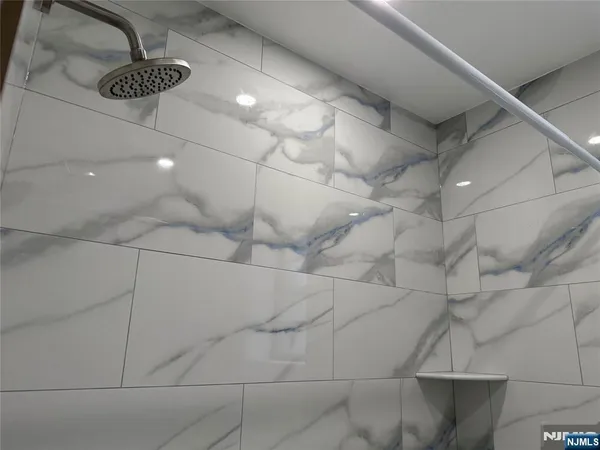 $2,200 | 330 Northwood Way, Unit 10, Palisades Park, NJ 07650