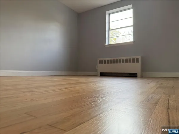 $2,200 | 330 Northwood Way, Unit 10, Palisades Park, NJ 07650