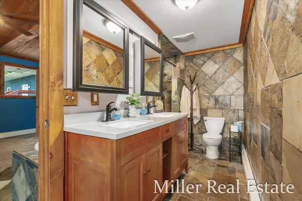 $549,900 | 9374 Highway 43, Delton, MI 49046