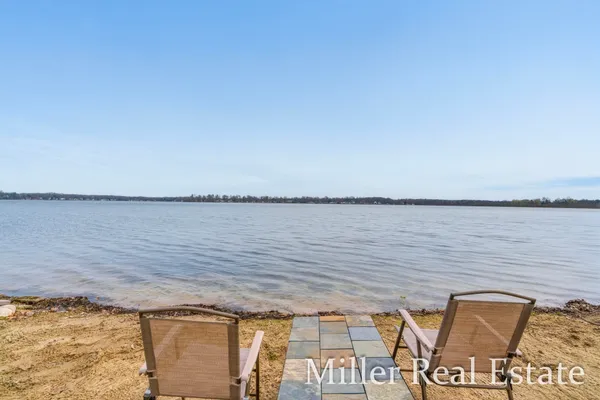 $549,900 | 9374 Highway 43, Delton, MI 49046