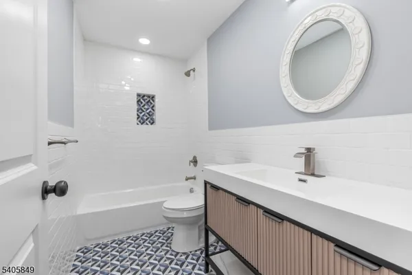 $899,000 | 81 Hutchinson Street, Clark, NJ 07066