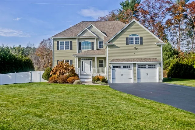 $1,149,000 | 9 Brookfield Lane, Bellingham, MA 02019