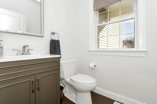 $1,149,000 | 9 Brookfield Lane, Bellingham, MA 02019