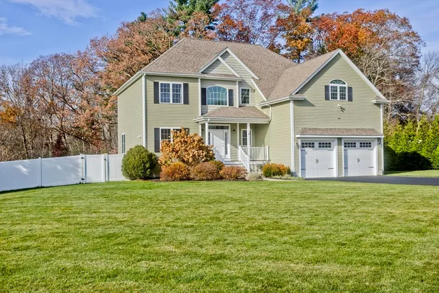 $1,149,000 | 9 Brookfield Lane, Bellingham, MA 02019