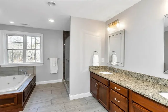 $1,149,000 | 9 Brookfield Lane, Bellingham, MA 02019