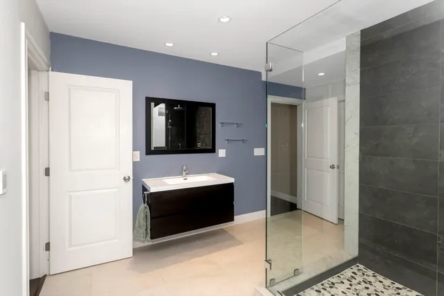 $1,149,000 | 9 Brookfield Lane, Bellingham, MA 02019