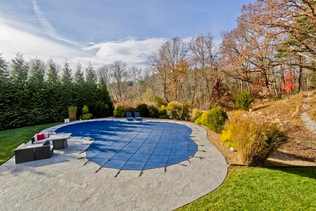 $1,149,000 | 9 Brookfield Lane, Bellingham, MA 02019