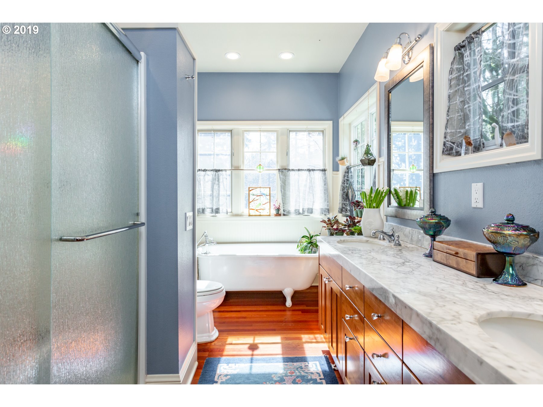 731 Southwest Bancroft Terrace Portland, OR 97239 - Photo 19 of 46 a kitchen with sink refrigerator and window