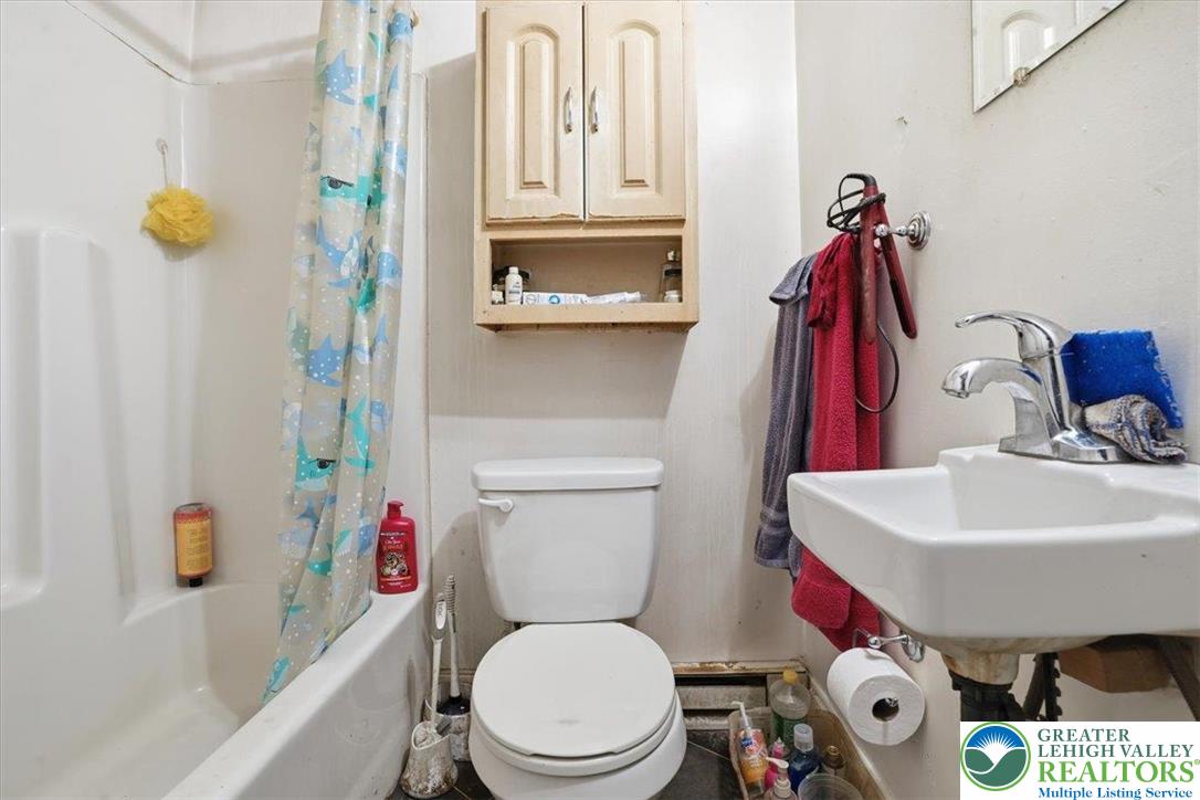 921 Broadway Fountain Hill, PA 18015 - Photo 54 of 93 UNIT 2