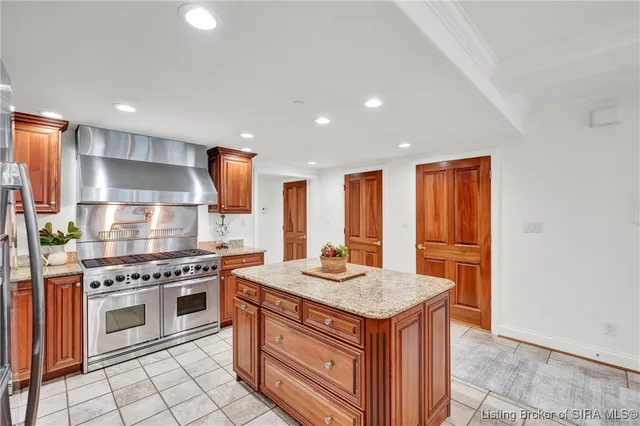 $549,000 | 606 West Riverside Drive, Jeffersonville, IN 47130