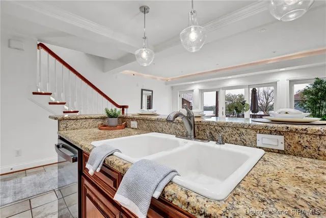 $549,000 | 606 West Riverside Drive, Jeffersonville, IN 47130