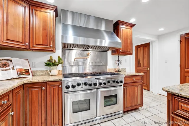 $549,000 | 606 West Riverside Drive, Jeffersonville, IN 47130