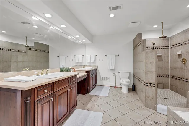 $549,000 | 606 West Riverside Drive, Jeffersonville, IN 47130