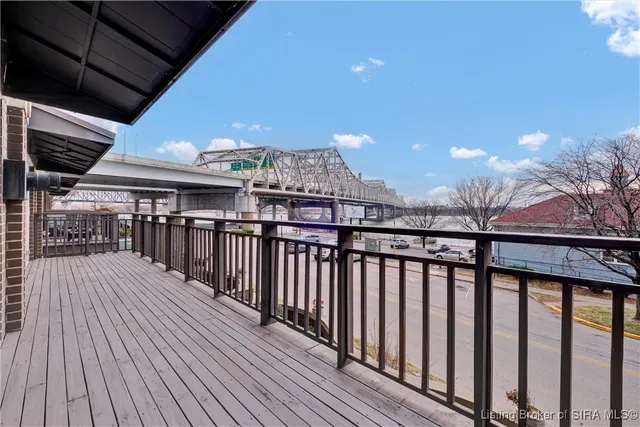 $549,000 | 606 West Riverside Drive, Jeffersonville, IN 47130