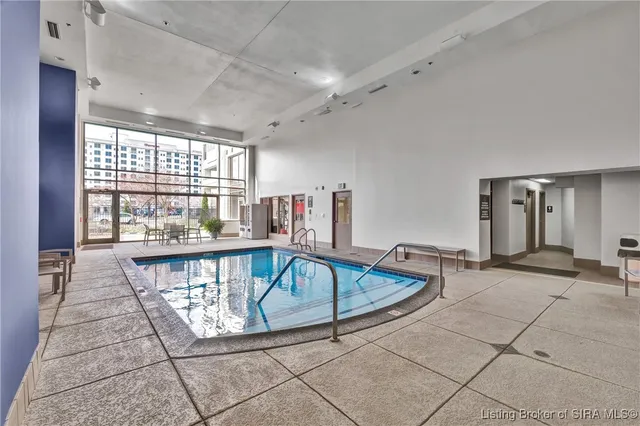 $549,000 | 606 West Riverside Drive, Jeffersonville, IN 47130