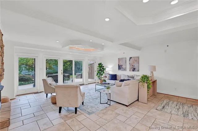 $549,000 | 606 West Riverside Drive, Jeffersonville, IN 47130