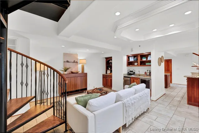 $549,000 | 606 West Riverside Drive, Jeffersonville, IN 47130