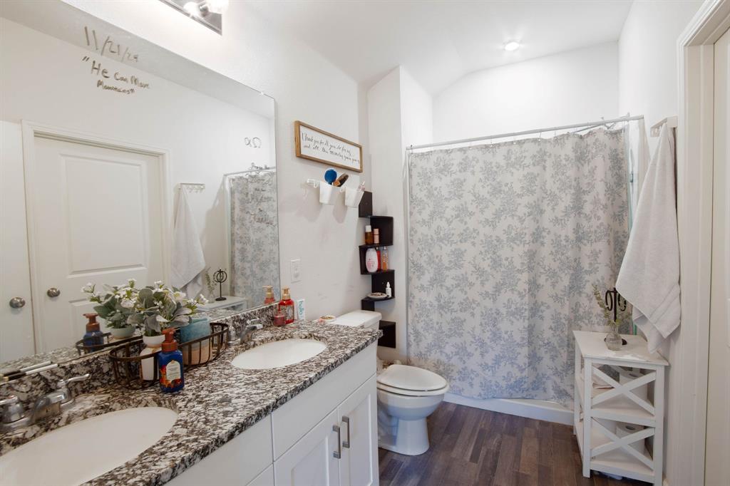 920 Avagail Avenue Springtown, TX 76082 - Photo 18 of 28 Primary Bedroom with Dual sinks