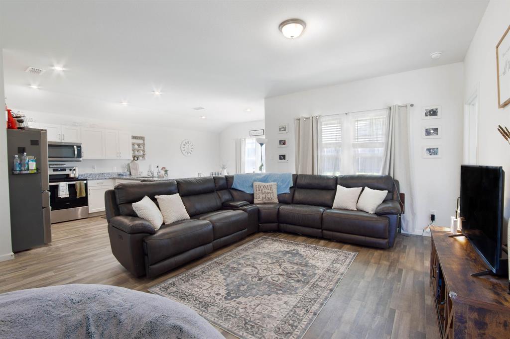 920 Avagail Avenue Springtown, TX 76082 - Photo 6 of 28 Room enough for a sectional