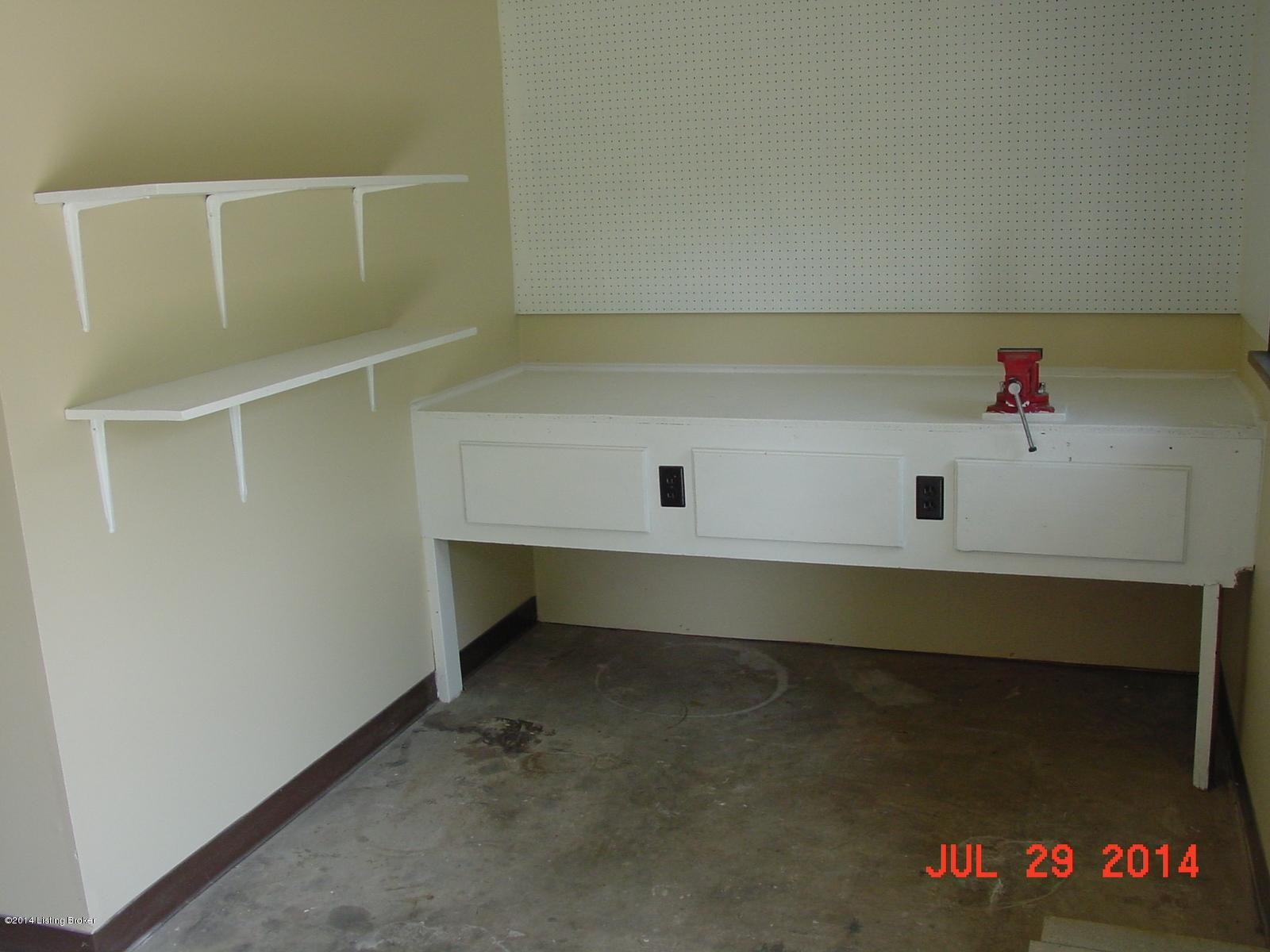 8136 Rochelle Road Louisville, KY 40228 - Photo 19 of 19 DSC00027