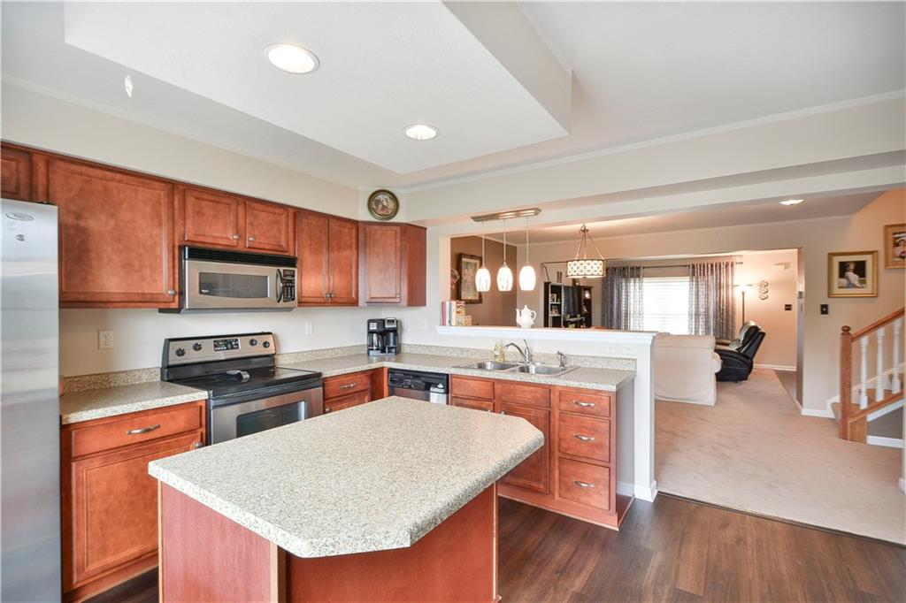 72 Castle View Drive McKees Rocks, PA 15136 - Photo 12 of 25 Kitchen